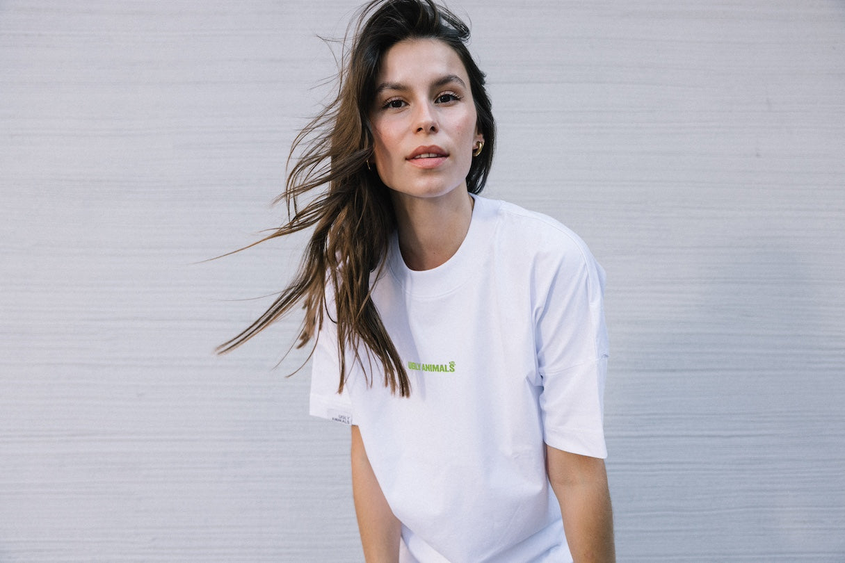 THE HOLY SNAIL - juicy leave green on white